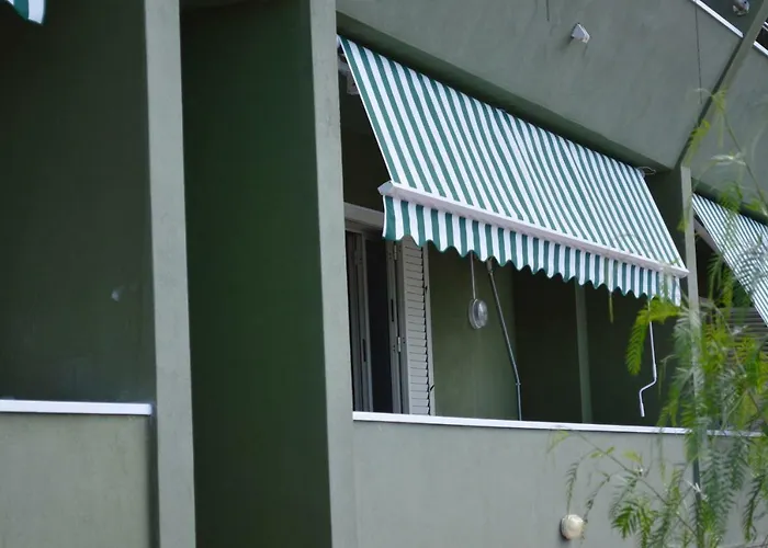 מלון דירות Sweet House Salvina 4*